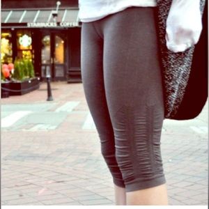 Lululemon Cropped Flow Leggings